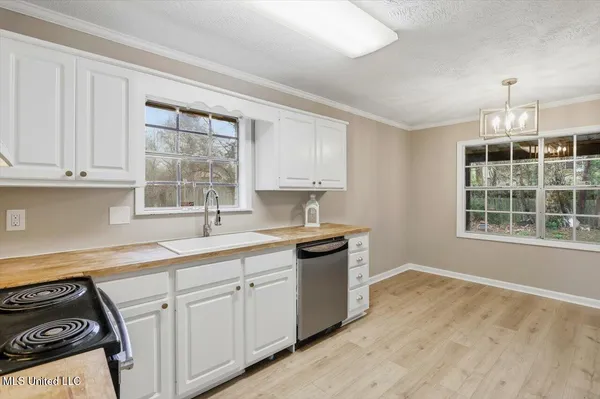 $219,500 | 1506 Edgewood Place, Clinton, MS 39056