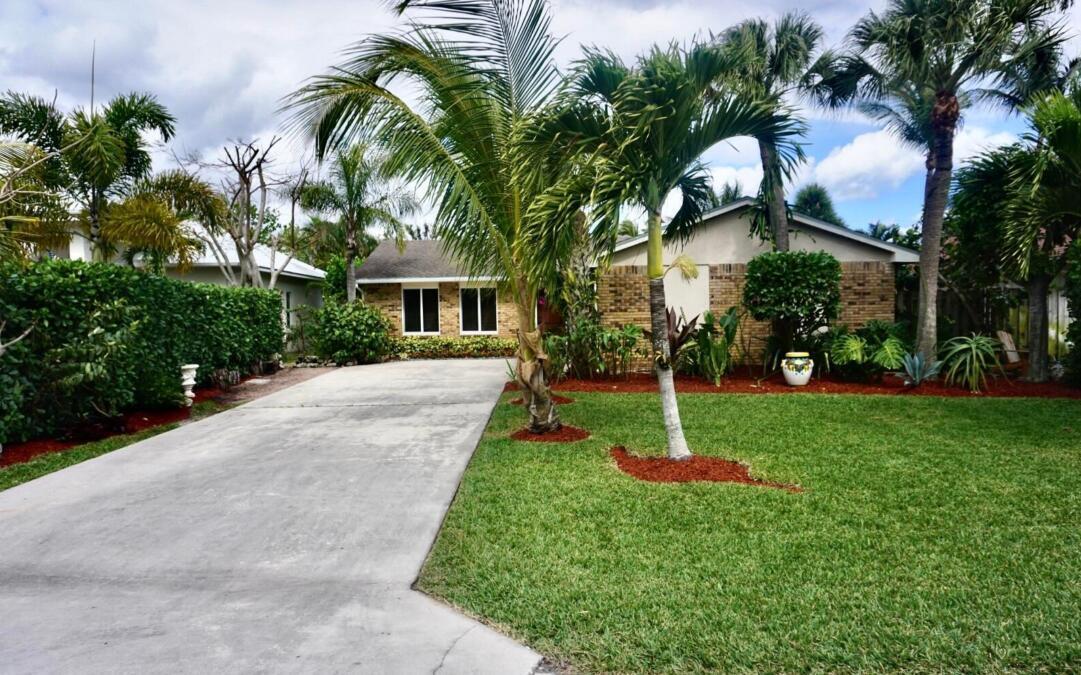 6259 Garrett Street Jupiter, FL 33458 - Photo 1 of 7 Front View