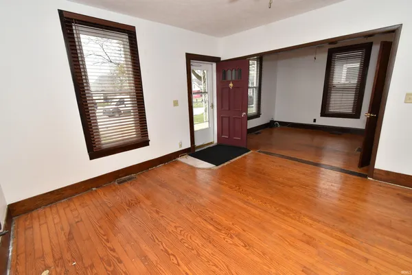 $155,000 | 105 North Van Buren Avenue, Fowler, IN 47944