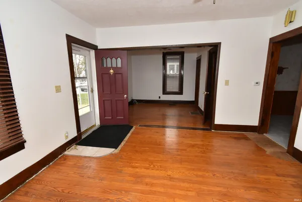 $155,000 | 105 North Van Buren Avenue, Fowler, IN 47944