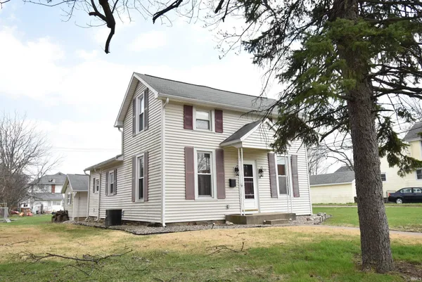 $155,000 | 105 North Van Buren Avenue, Fowler, IN 47944