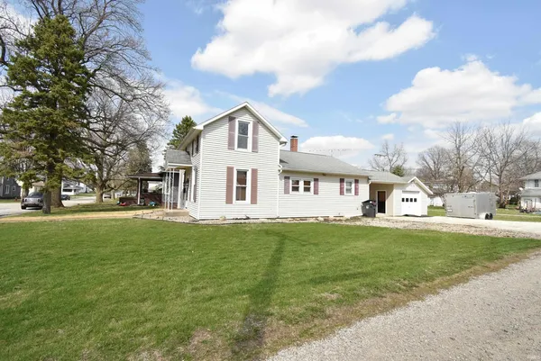 $155,000 | 105 North Van Buren Avenue, Fowler, IN 47944
