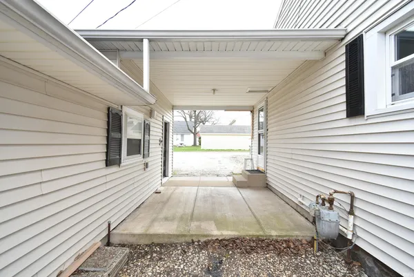 $155,000 | 105 North Van Buren Avenue, Fowler, IN 47944