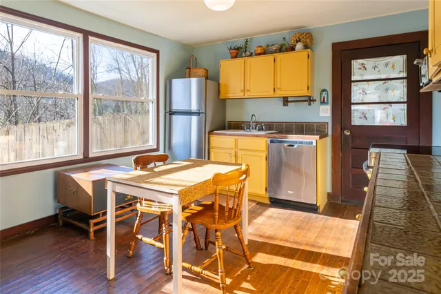 $299,000 | 20 Cardinal Ridge Drive, Asheville, NC 28805