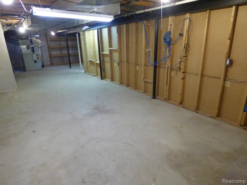 43132 Hanford Road Canton, MI 48187 - Photo 32 of 37 P1110659.jpg