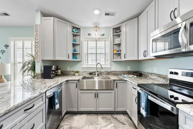 $2,000 | 419 27th Street, Unit D, Sunset Beach, NC 28468