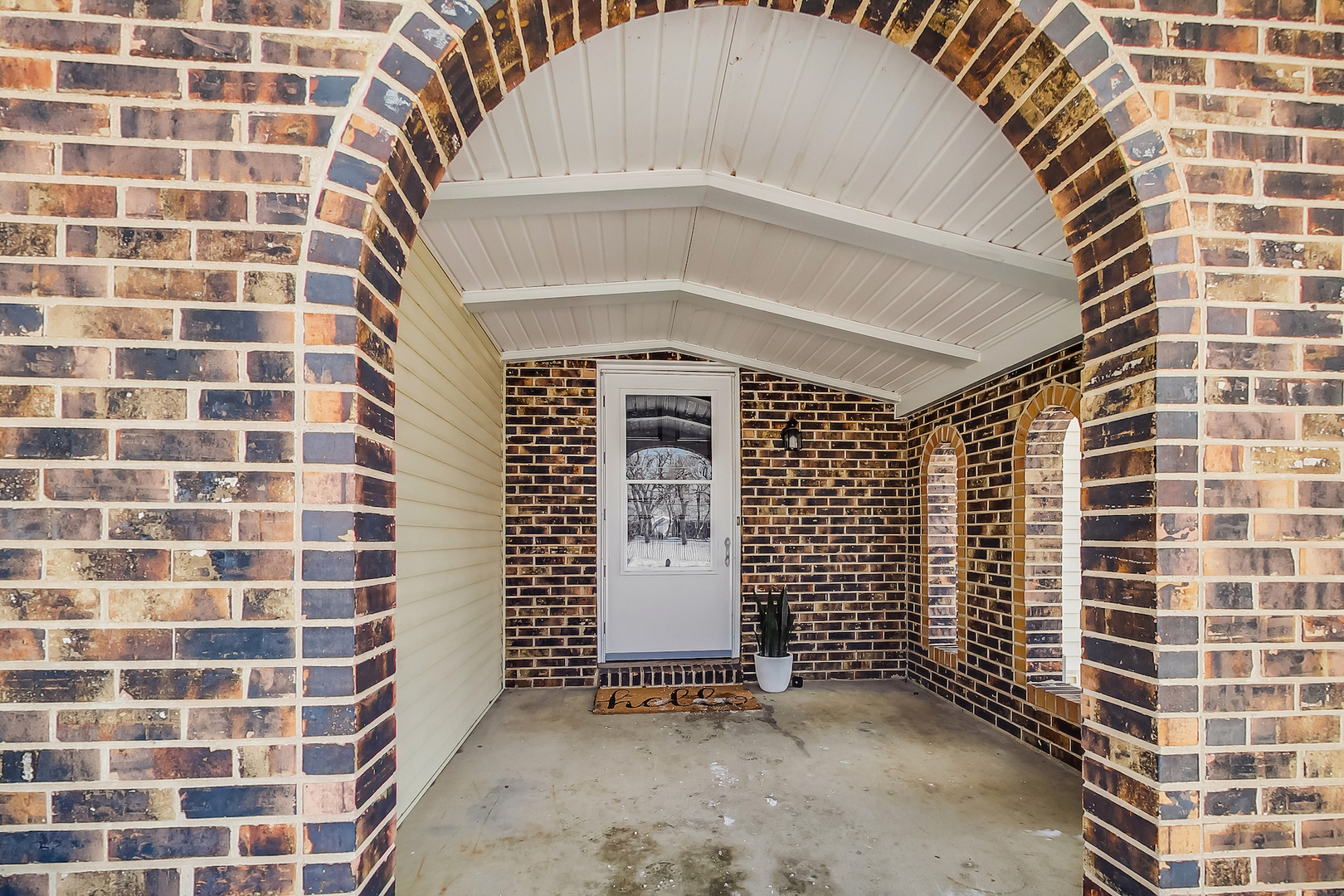 147 Robertson Road Lake Zurich, IL 60047 - Photo 2 of 35 Gallery Image 2