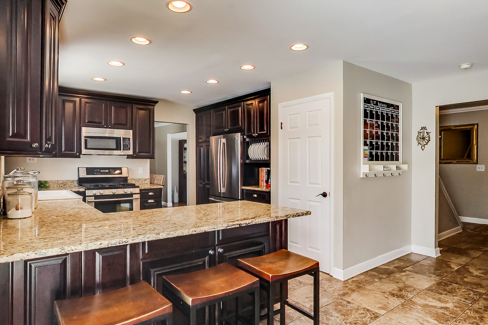 147 Robertson Road Lake Zurich, IL 60047 - Photo 14 of 35 Gallery Image 14