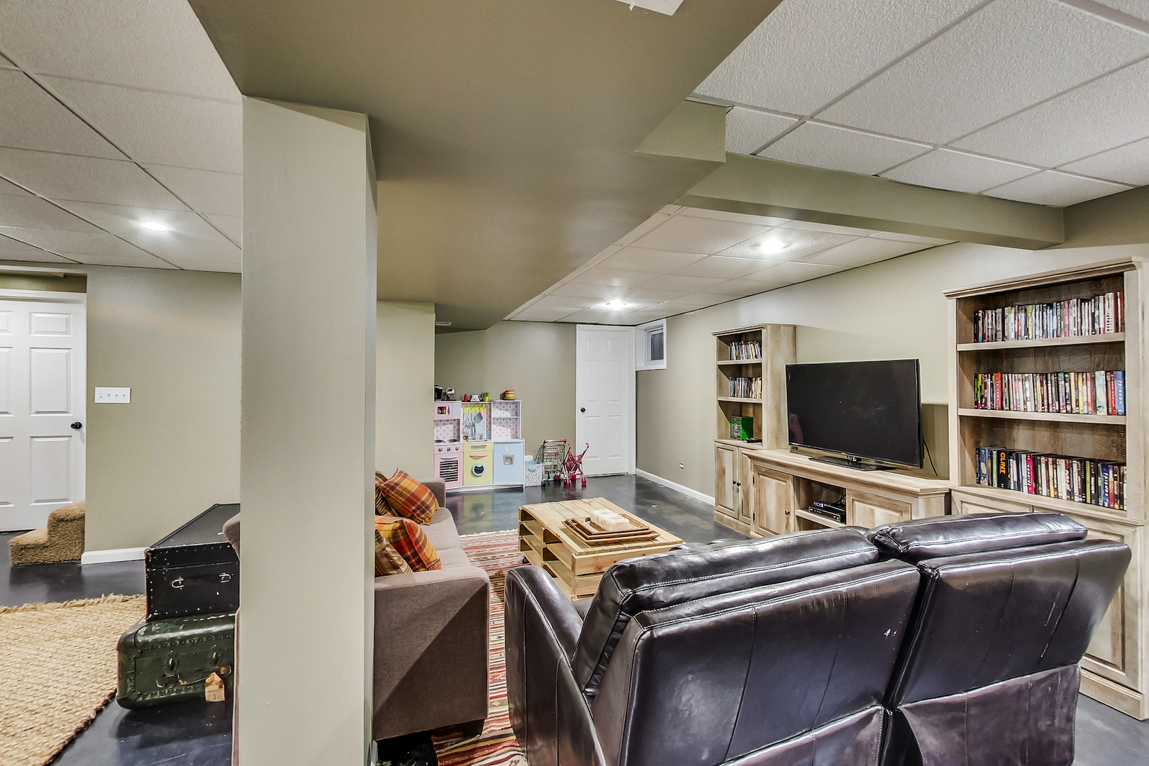147 Robertson Road Lake Zurich, IL 60047 - Photo 34 of 35 Gallery Image 34