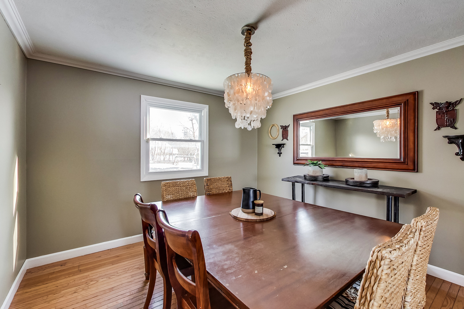 147 Robertson Road Lake Zurich, IL 60047 - Photo 10 of 35 Gallery Image 10