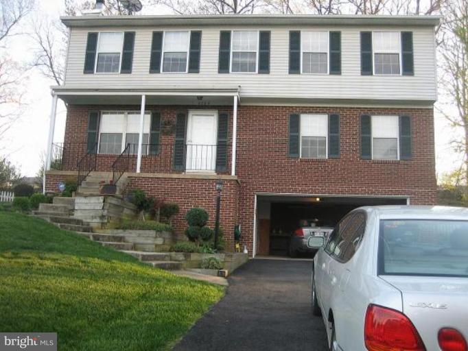 4784 Kelly Road Woodbridge, VA 22193 - Photo 1 of 6 Exterior (Main)