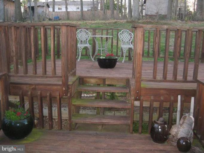 4784 Kelly Road Woodbridge, VA 22193 - Photo 2 of 6 Deck