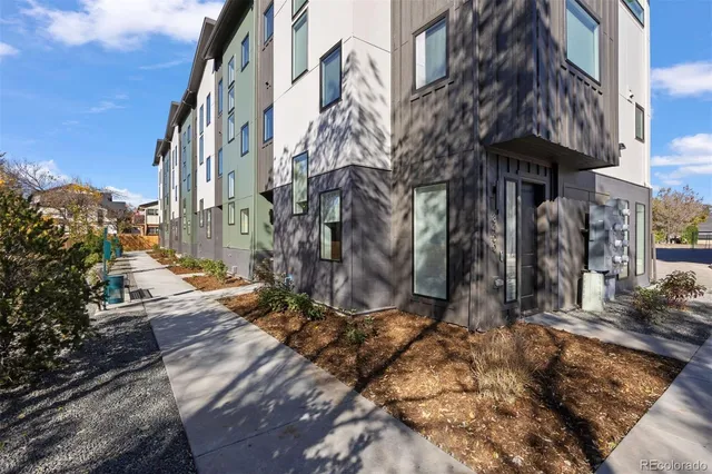 $500,000 | 8406 West 52nd Avenue, Arvada, CO 80002