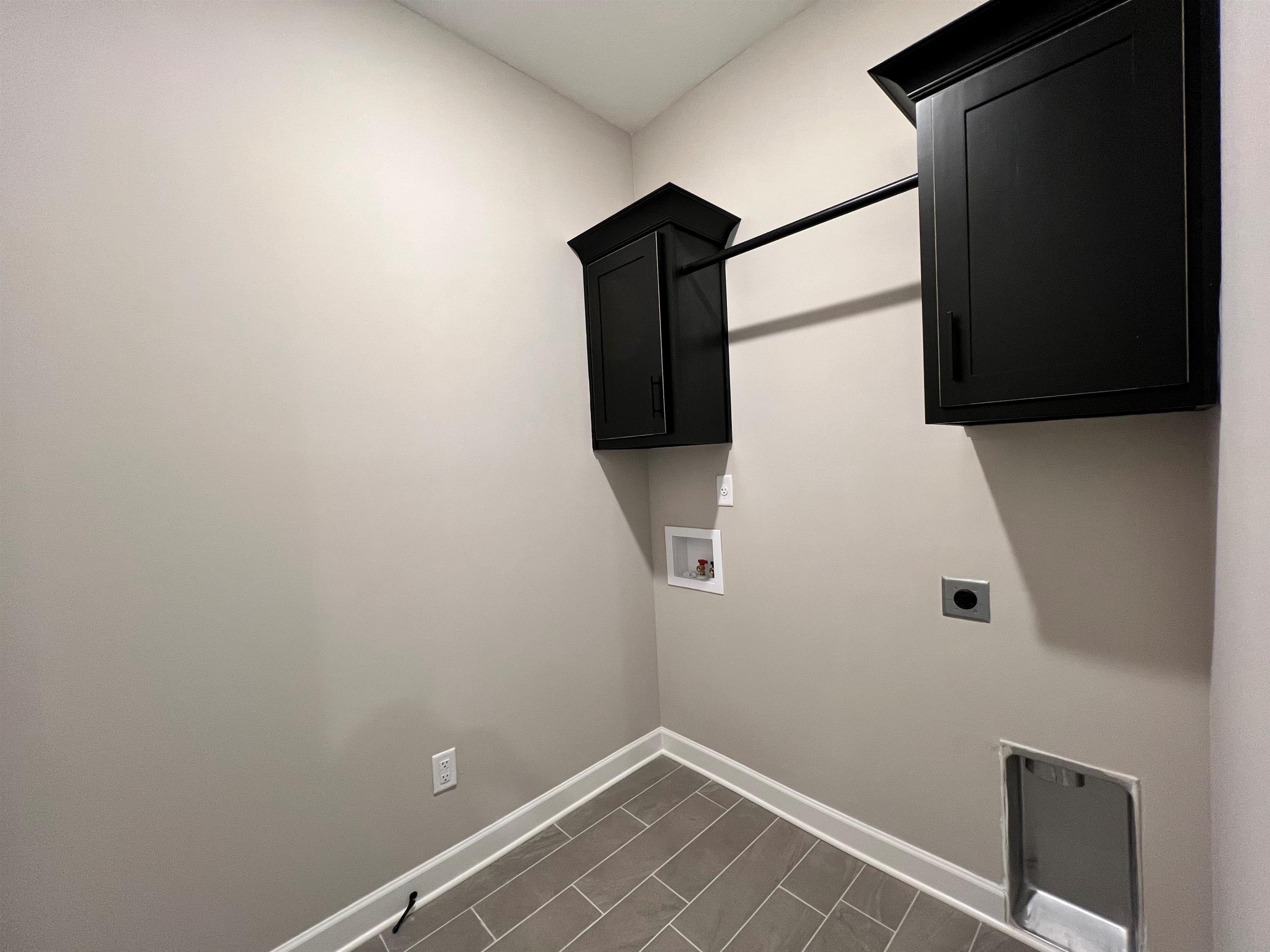 220 Drake Drive Collierville, TN 38017 - Photo 23 of 30 a view of walk in closet