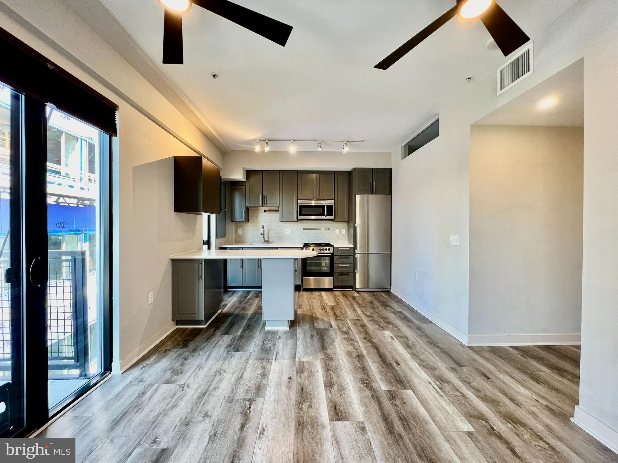 1320 Fenwick Lane, Unit 808 Silver Spring, MD 20910 - Photo 6 of 29 Kitchen & breakfast area