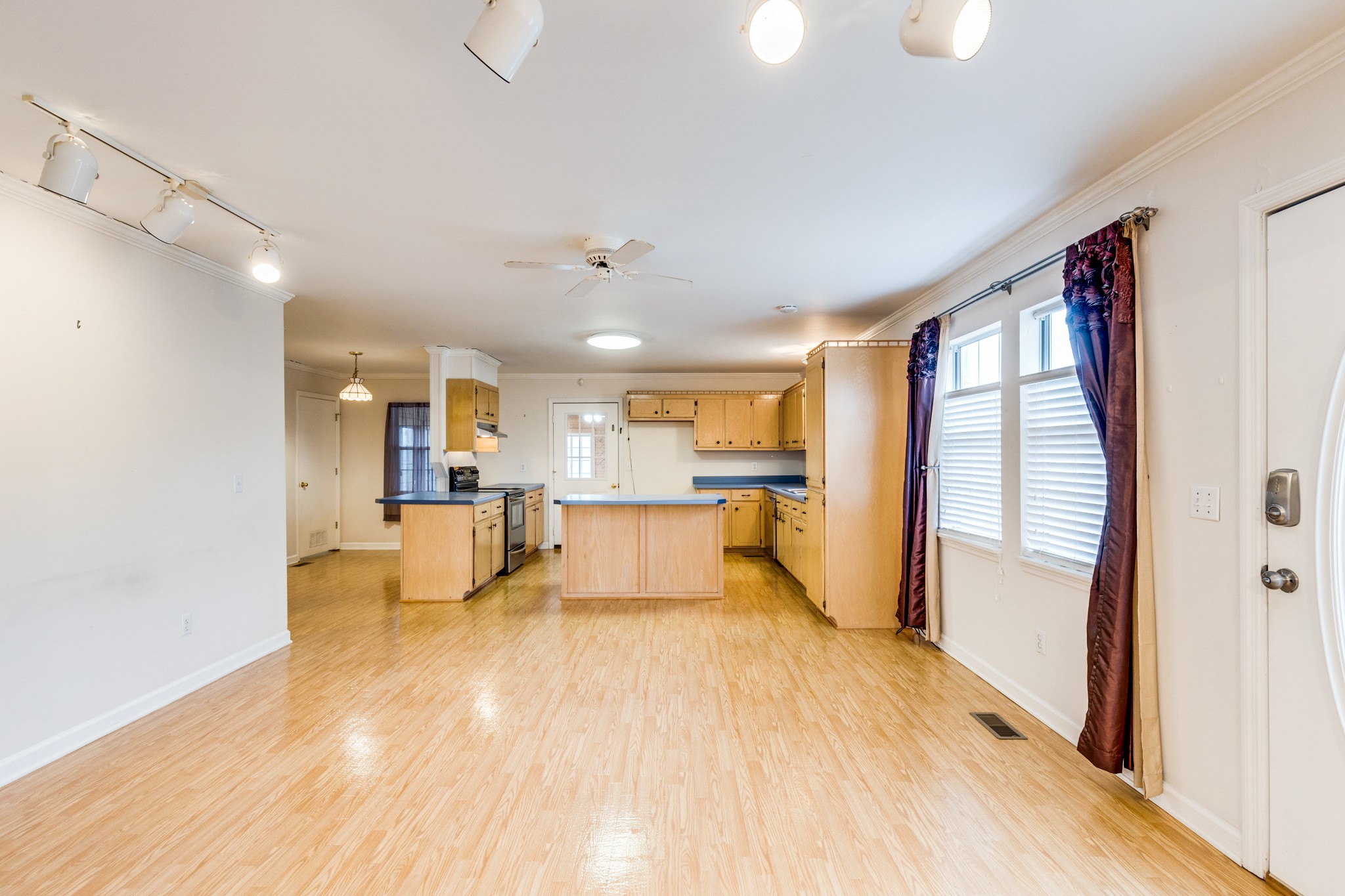 308 Beechcroft Road Spring Hill, TN 37174 - Photo 4 of 21 Gallery Image 4