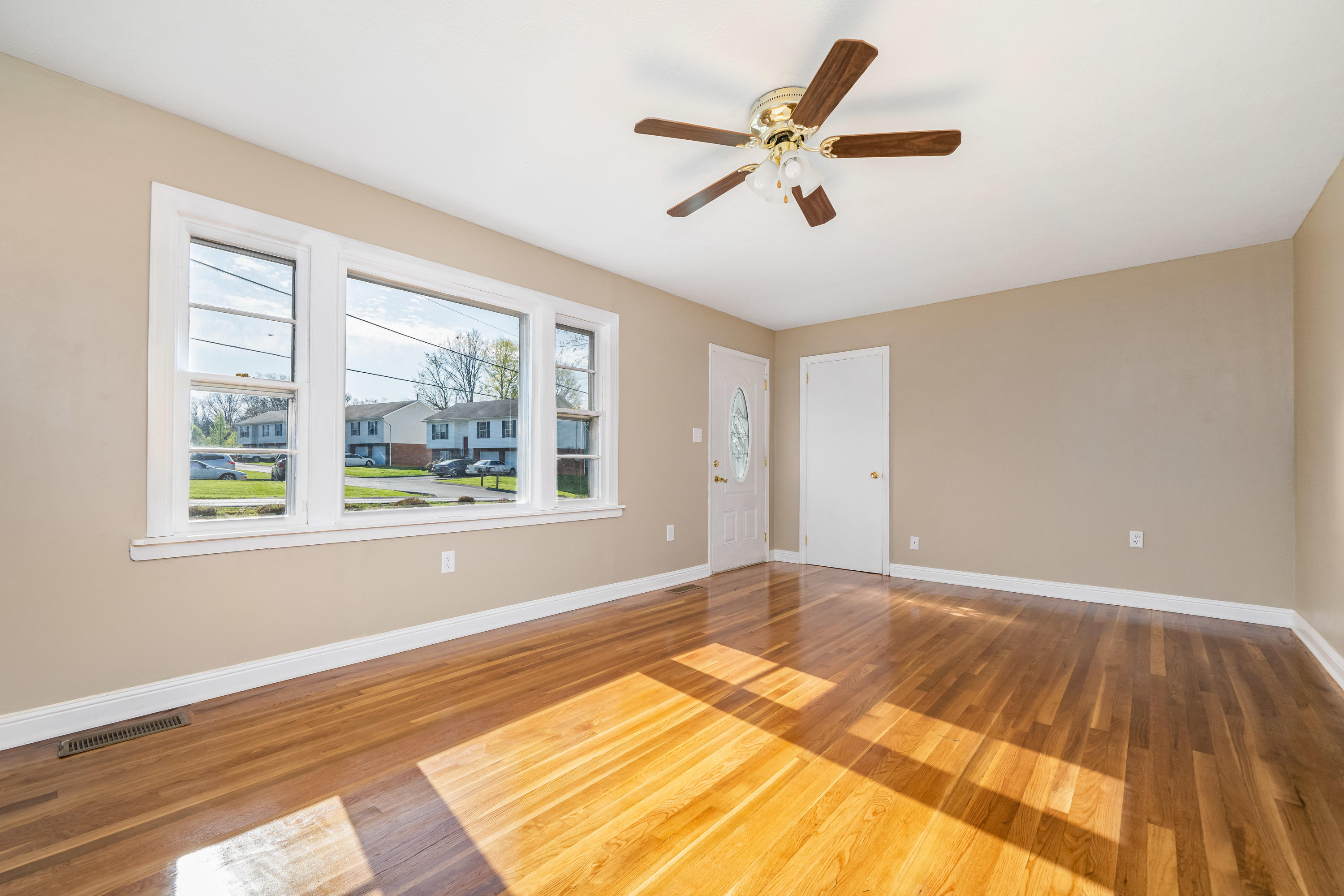 391 Oak Grove Road Gray, TN 37615 - Photo 30 of 50 391 Oak Grove Road (24 of 50)