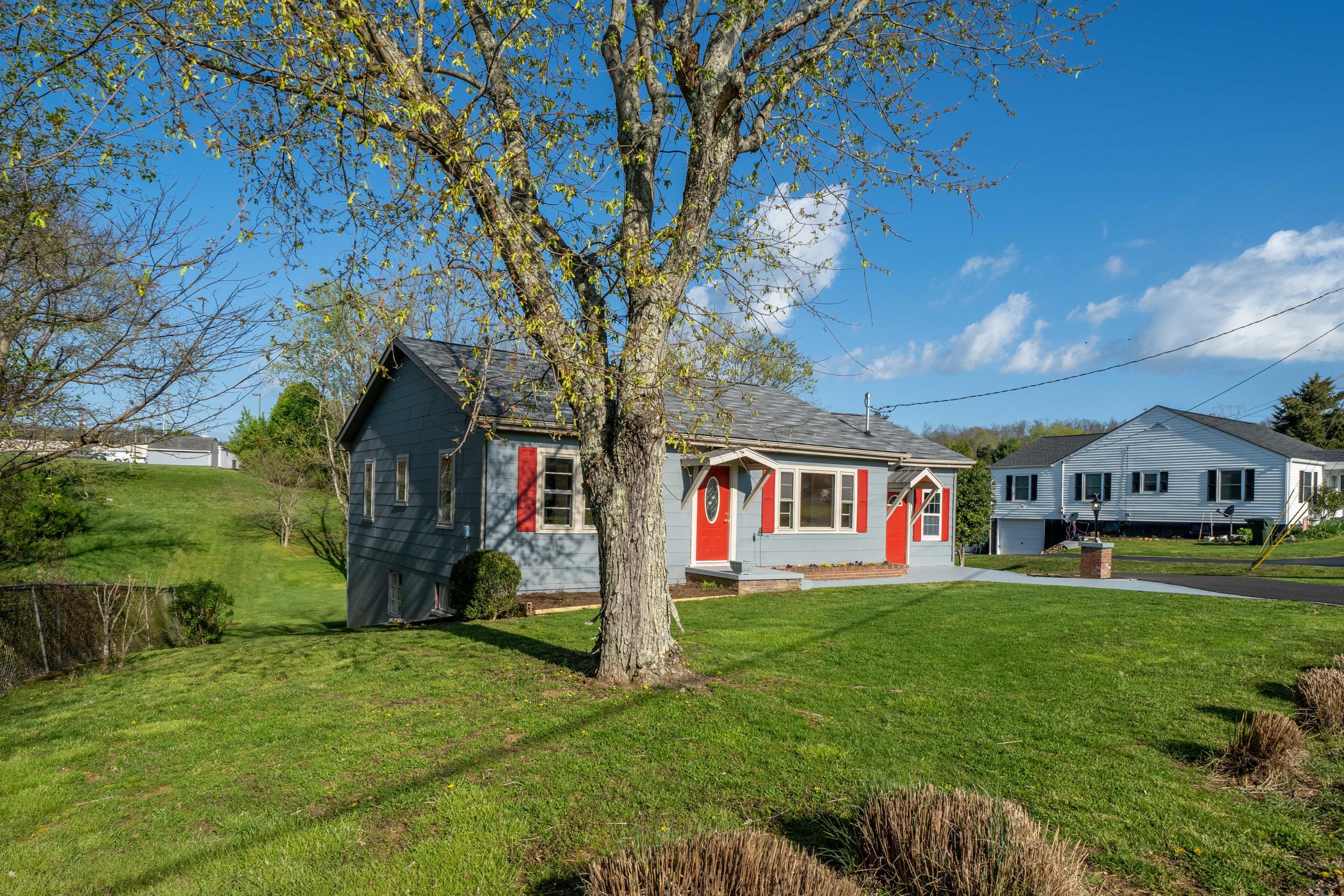 391 Oak Grove Road Gray, TN 37615 - Photo 10 of 50 391 Oak Grove Road (3 of 50)