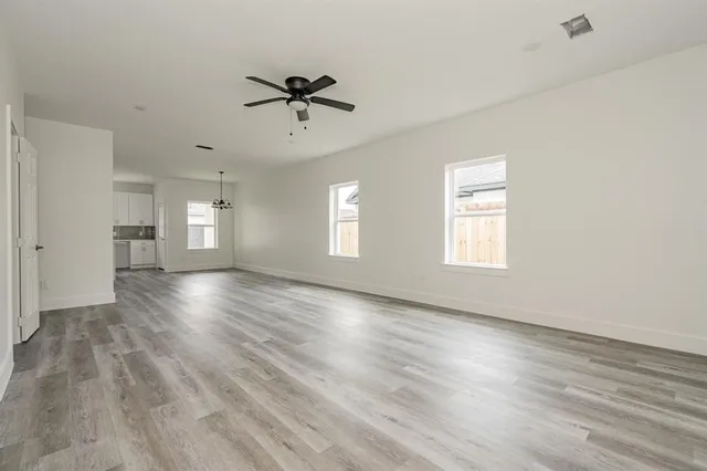 $339,500 | 204 Crenshaw Street, Terrell, TX 75160