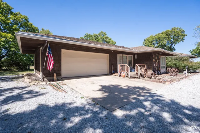 $2,400,000 | 1008 North 1700th Road, Lawrence, KS 66049