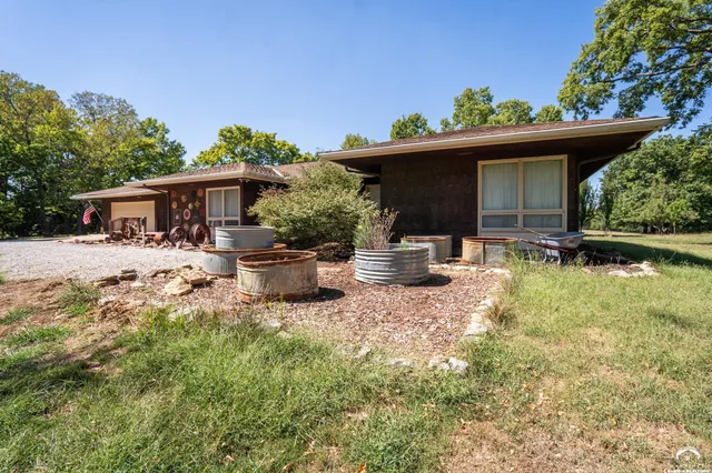 $2,400,000 | 1008 North 1700th Road, Lawrence, KS 66049