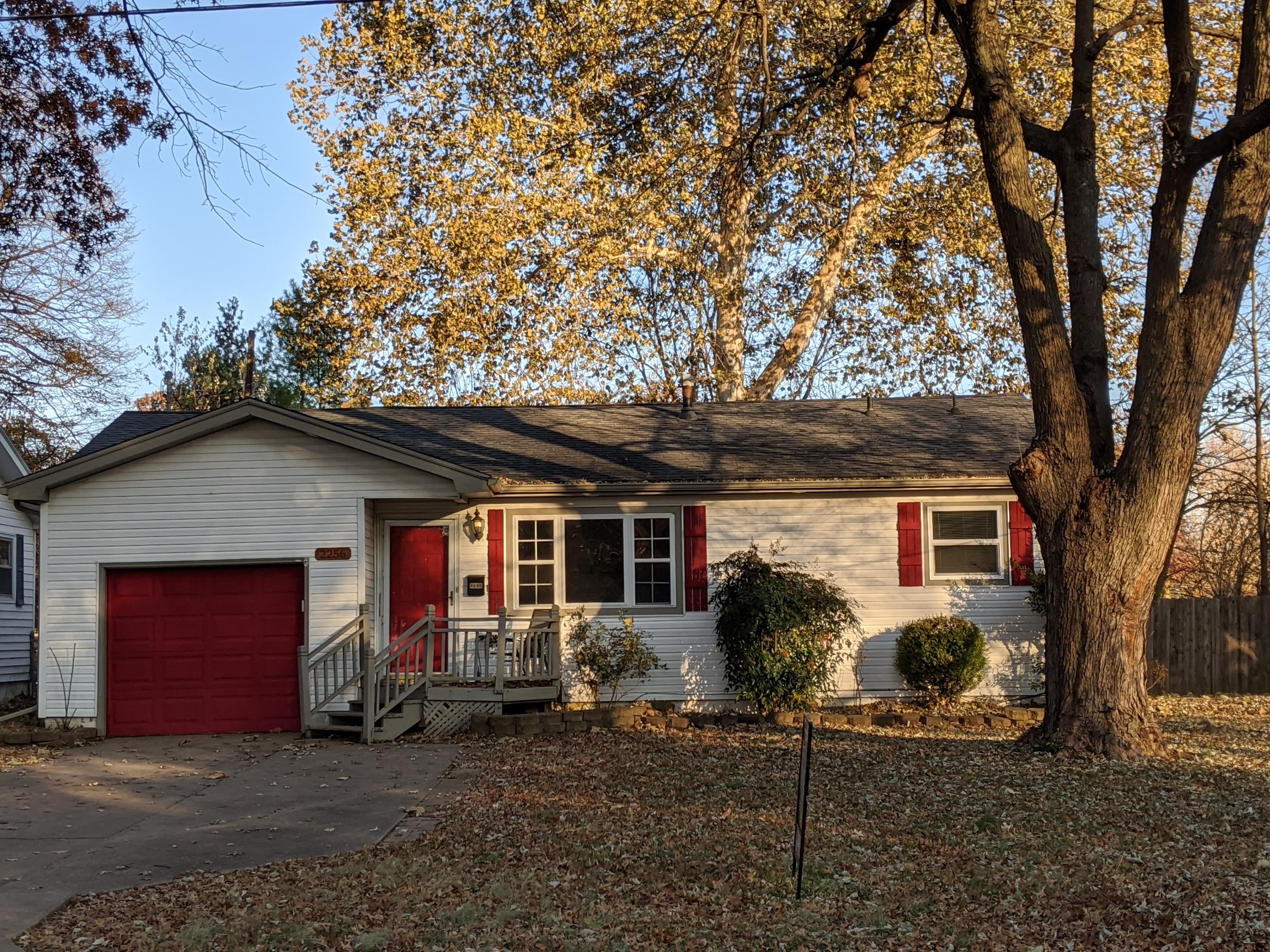 2256 South Delaware Avenue Springfield, MO 65804 - Photo 1 of 1 eXTERIOR4_155636