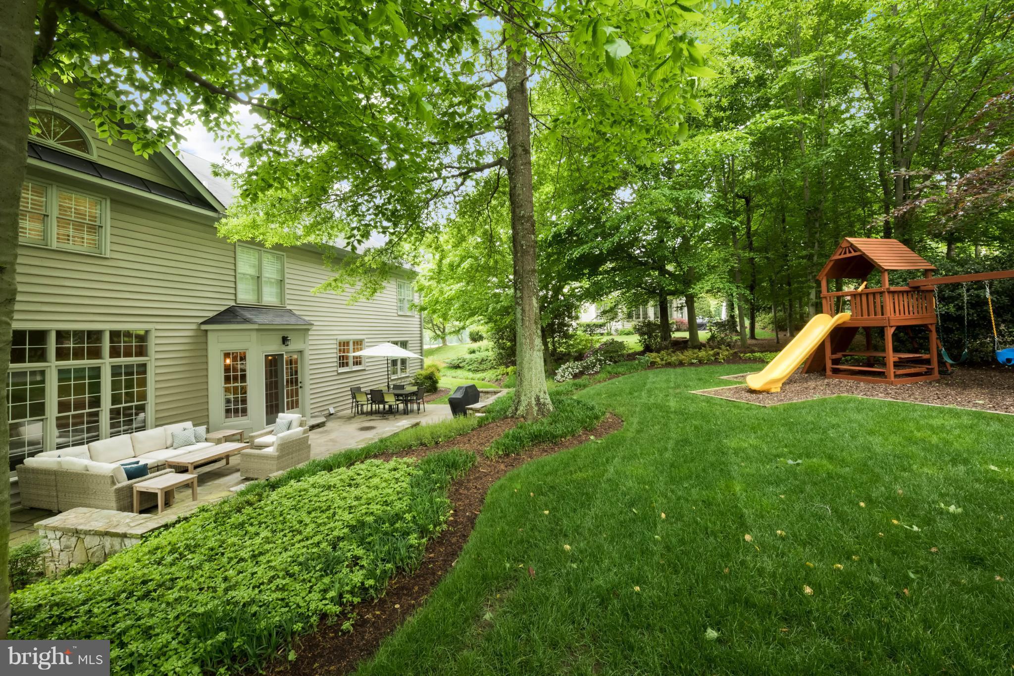 11 Watkins Row Edgewater, MD 21037 - Photo 11 of 30 Rear yard with plenty of room to play!