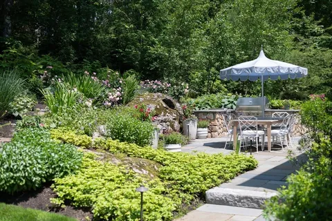 $3,500,000 | 130 Hickory Road, Weston, MA 02493