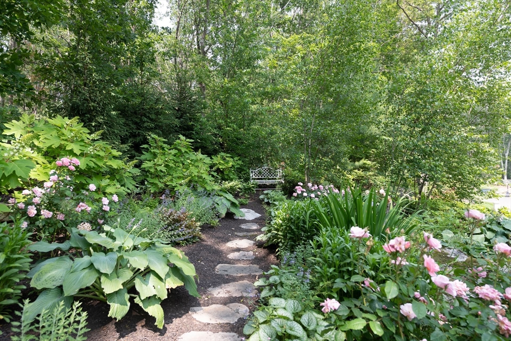 130 Hickory Road Weston, MA 02493 - Photo 35 of 42