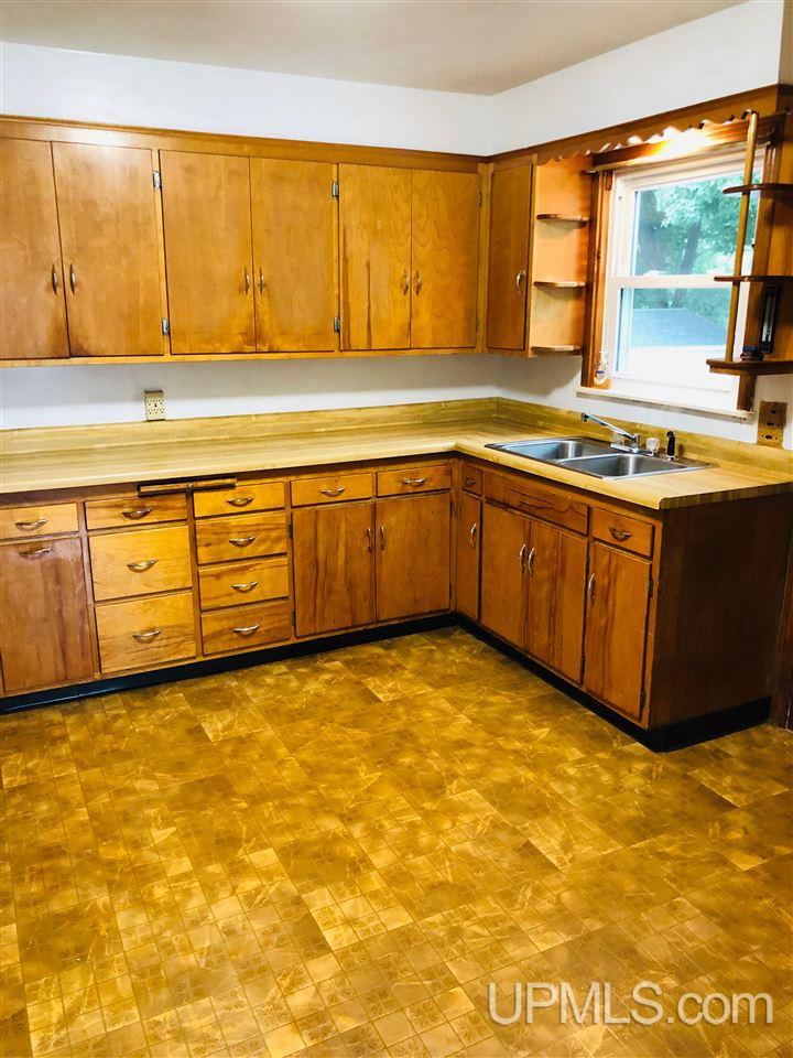 290 Marble Street Ishpeming, MI 49849 - Photo 8 of 13 Gallery Image 8