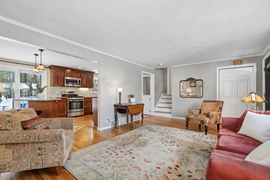 11 Magnolia Road Sudbury, MA 01776 - Photo 3 of 36 Gallery Image 3