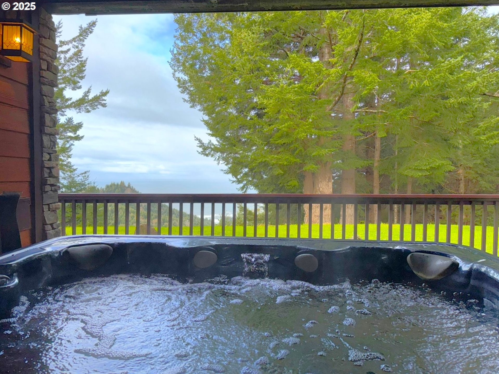 25500 Cape View Loop Gold Beach, OR 97444 - Photo 23 of 48 Hot Tub