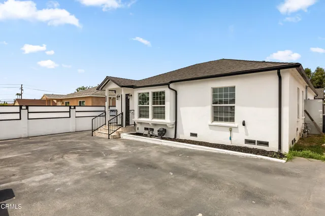 a view of a house with a outdoor space