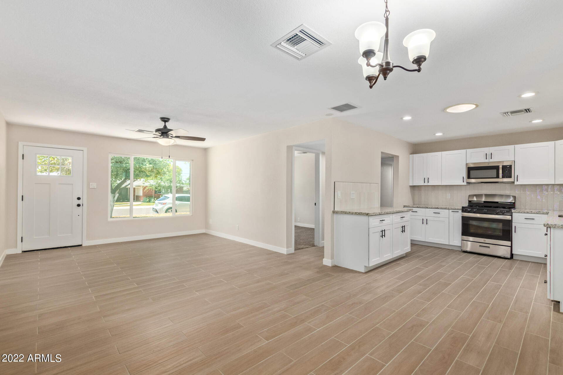 414 East Griswold Road Phoenix, AZ 85020 - Photo 3 of 16 07 - Griswold