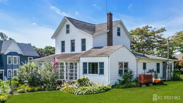 $750,000 | 41 South Avenue, Atlantic Highlands, NJ 07716