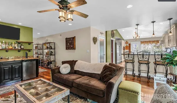 $750,000 | 41 South Avenue, Atlantic Highlands, NJ 07716