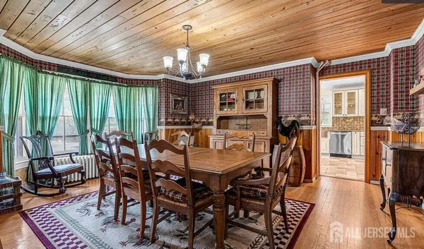 $750,000 | 41 South Avenue, Atlantic Highlands, NJ 07716