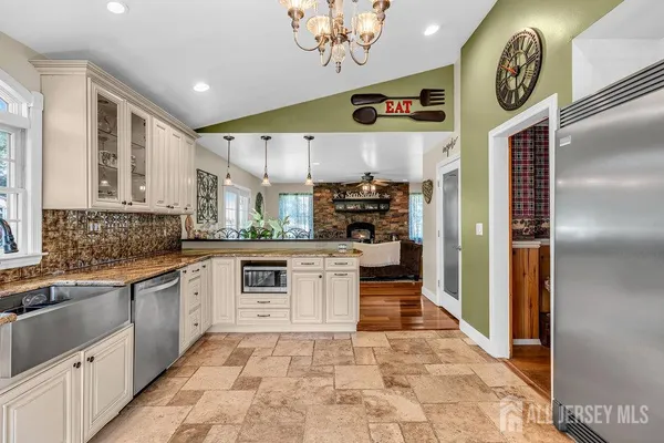 $750,000 | 41 South Avenue, Atlantic Highlands, NJ 07716