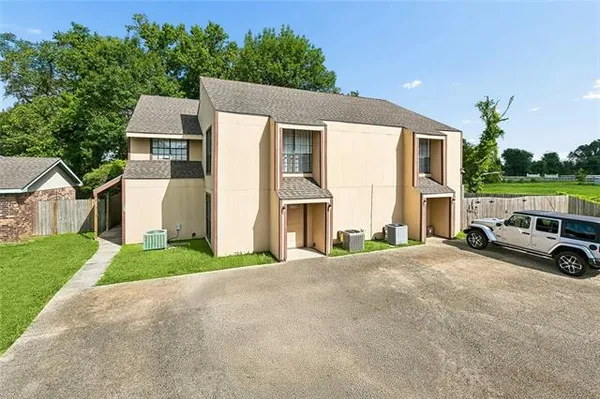 $1,400 | 200 Maryland Drive, Unit B, Luling, LA 70070