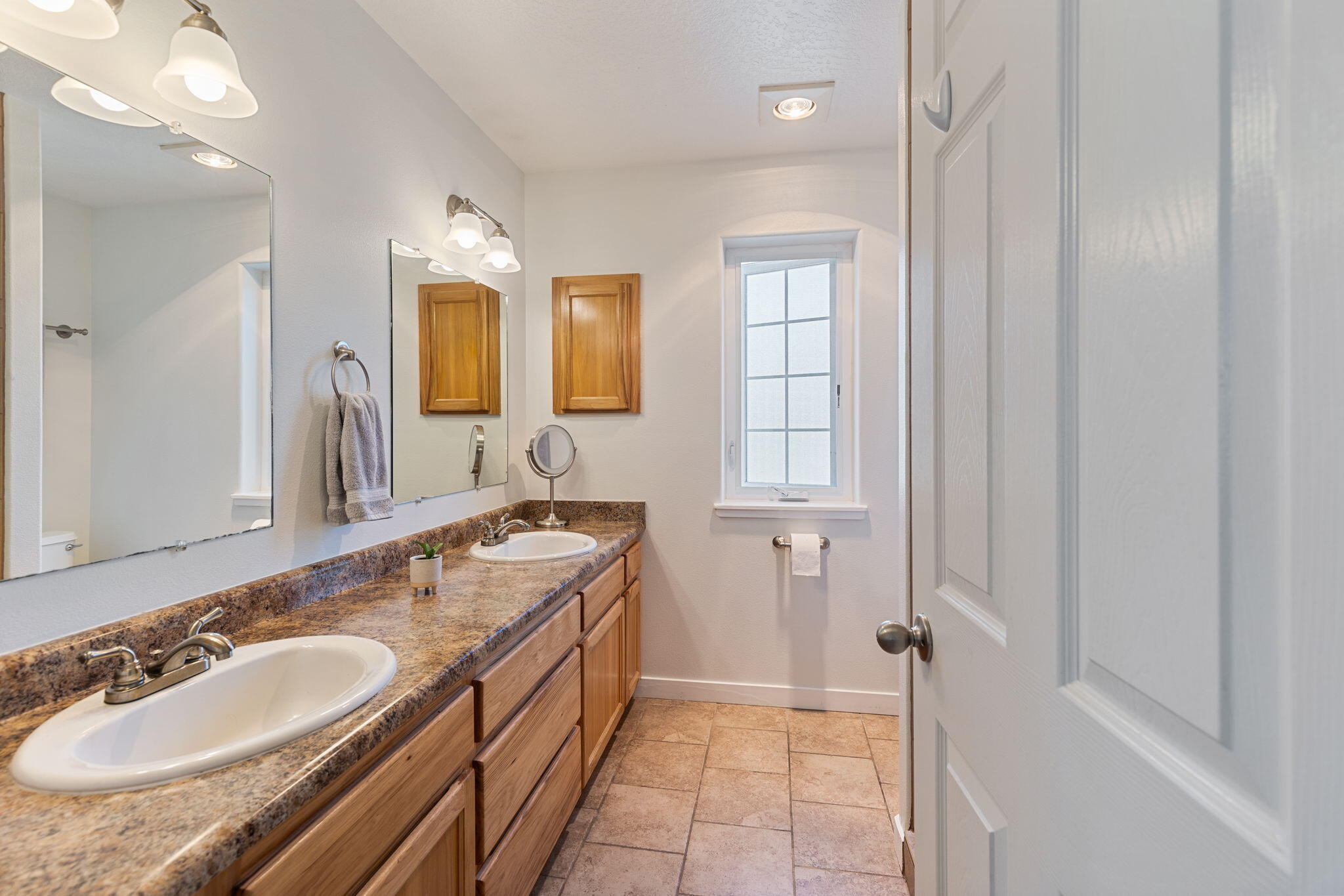 201 Southeast Yorktown Road Grants Pass, OR 97527 - Photo 24 of 43 22-web-or-mls-201-se-yorktown-rd
