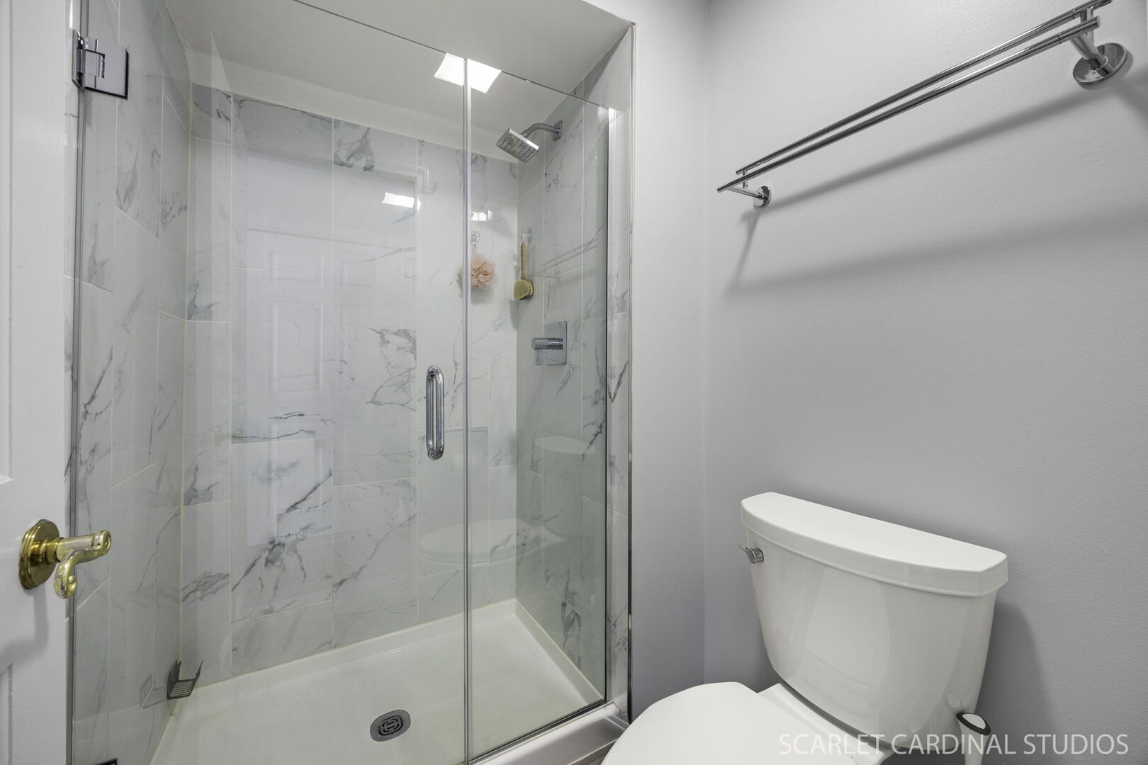 912 Sanctuary Lane Naperville, IL 60540 - Photo 18 of 31 a bathroom with a shower and a toilet