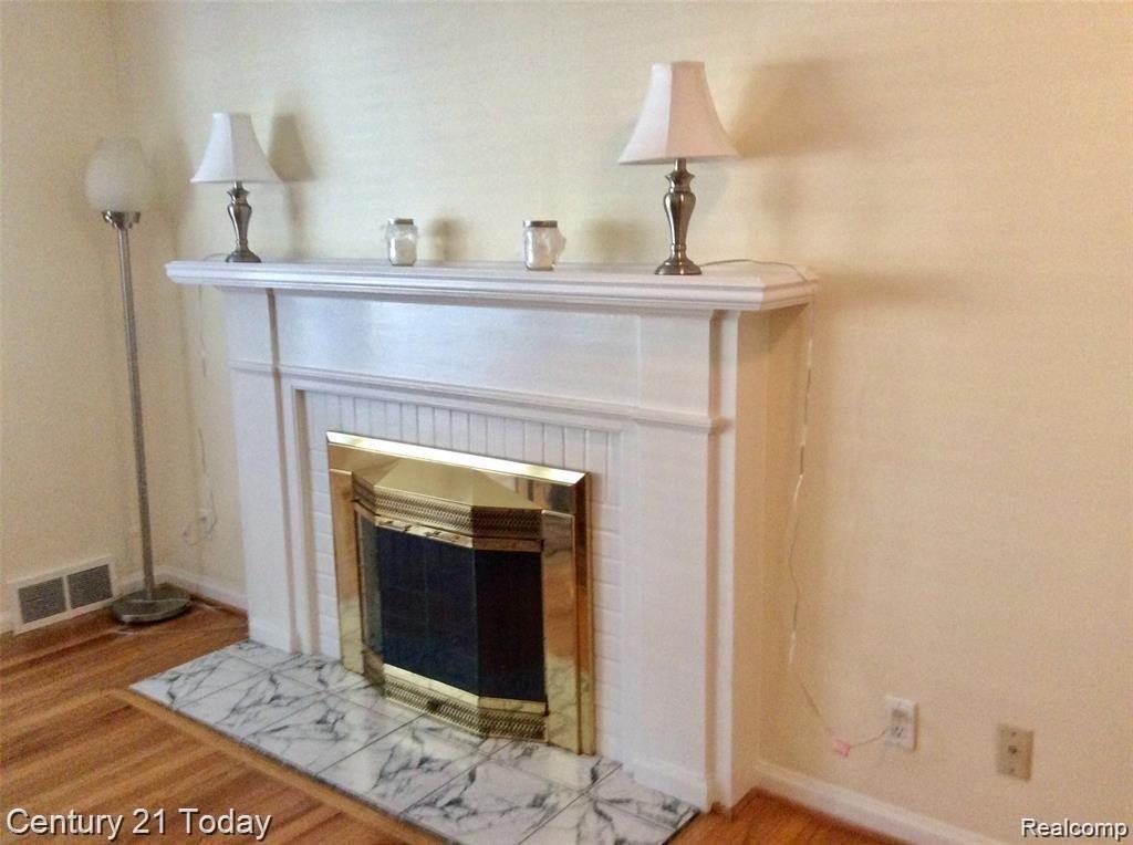 4407 Samoset Road Royal Oak, MI 48073 - Photo 13 of 36 13.jpg