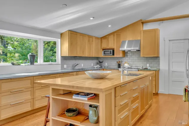 $1,695,000 | 180 Trinity Road, Glen Ellen, CA 95442