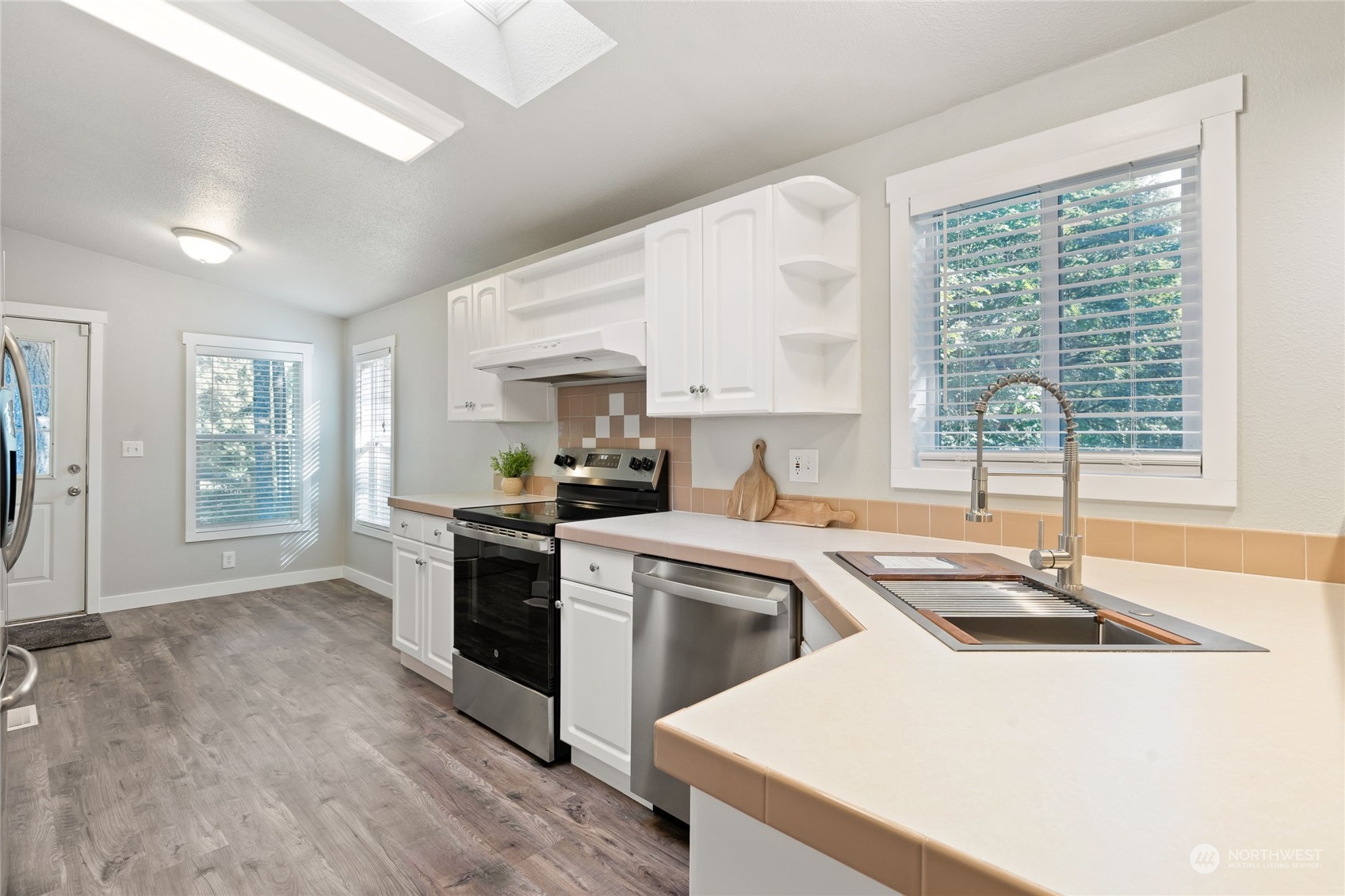 565 Southwest Dogwood Road Port Orchard, WA 98367 - Photo 15 of 38 Gallery Image 15