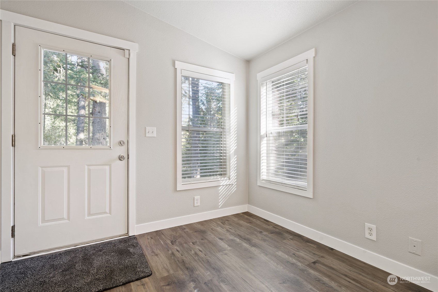 565 Southwest Dogwood Road Port Orchard, WA 98367 - Photo 17 of 38 Gallery Image 17