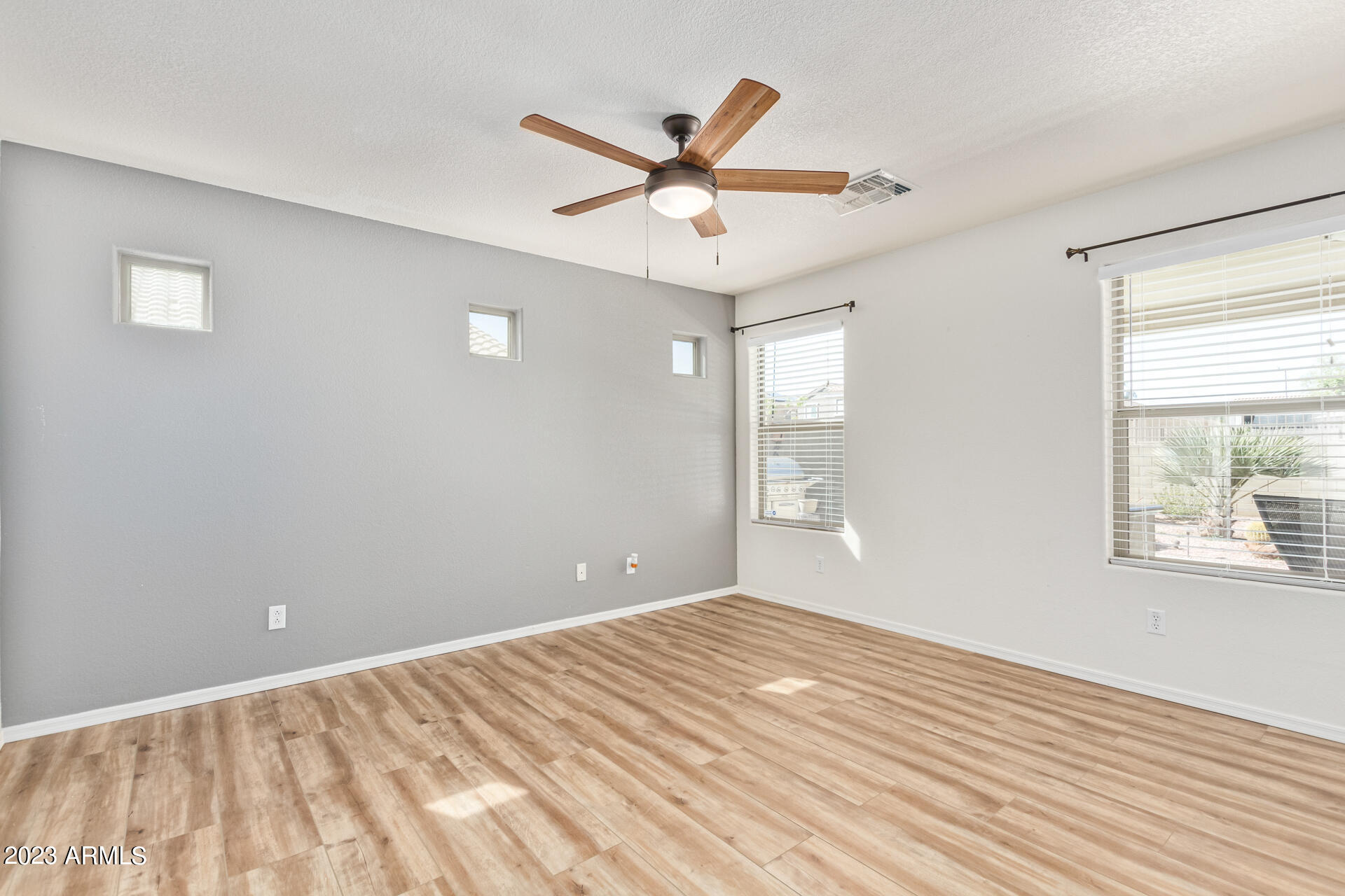 17564 West Calavar Road Surprise, AZ 85388 - Photo 14 of 31 0014-14 - Calavar