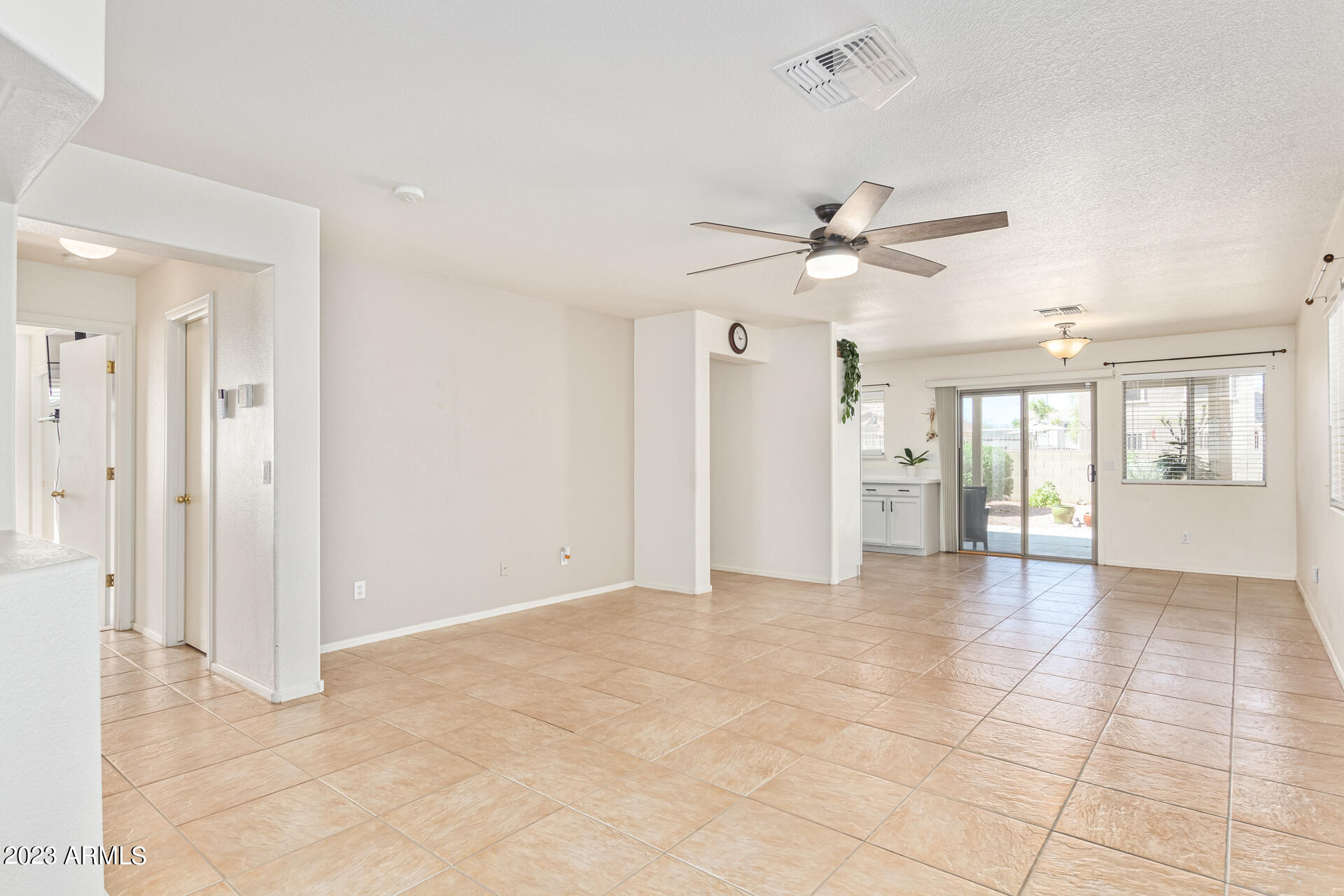 17564 West Calavar Road Surprise, AZ 85388 - Photo 5 of 31 0005-05 - Calavar