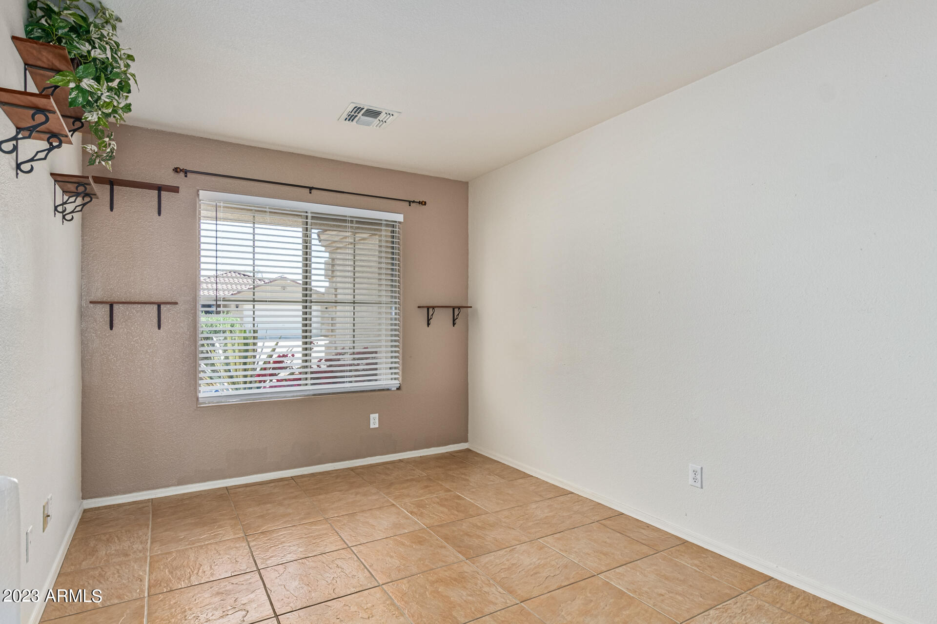 17564 West Calavar Road Surprise, AZ 85388 - Photo 9 of 31 0009-09 - Calavar