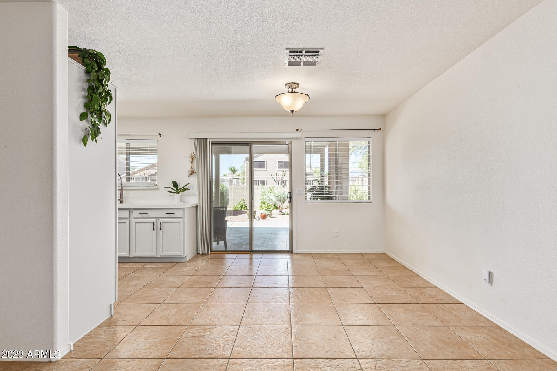 17564 West Calavar Road Surprise, AZ 85388 - Photo 10 of 31 0010-10 - Calavar