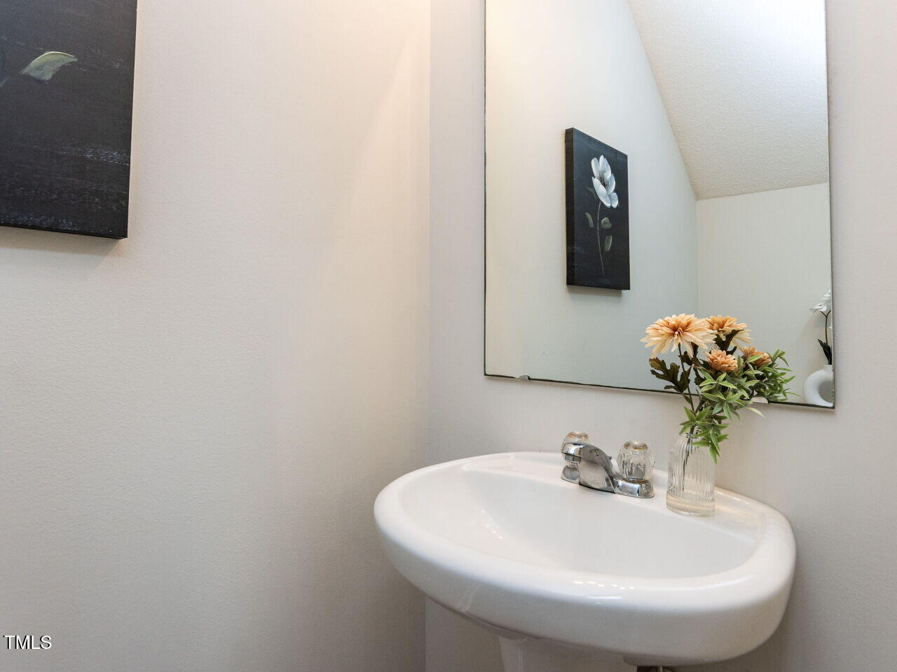 4234 Offshore Drive Raleigh, NC 27610 - Photo 8 of 31 009-1280x960-half-bath